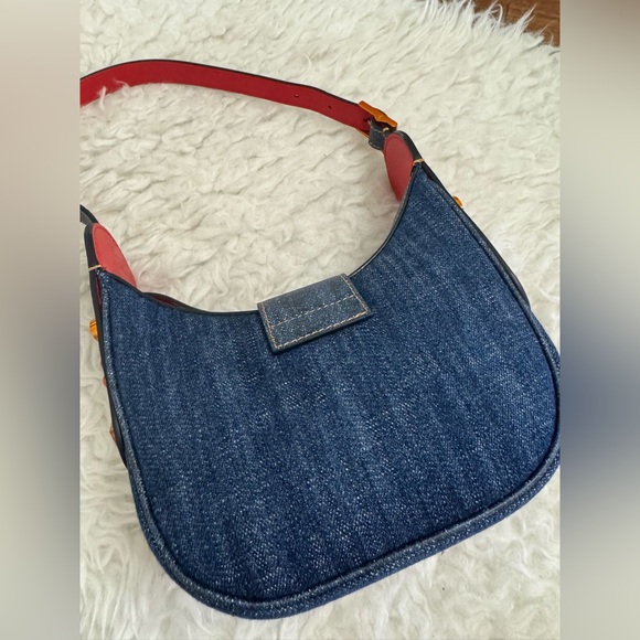 LIKE NEW CHRISTIAN LOUBOUTIN
Carasky denim mini bag NO CALL OUT - Picture 9 of 16